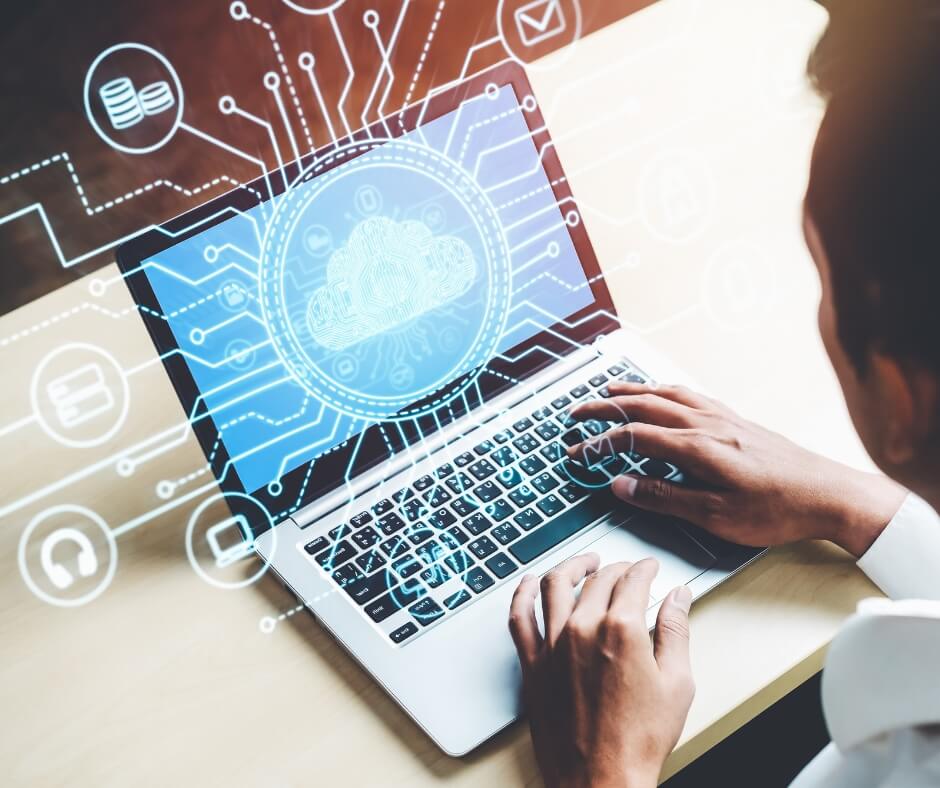 as-multas-da-LGPD-homem-digitando-BMA-advogados_.jpg